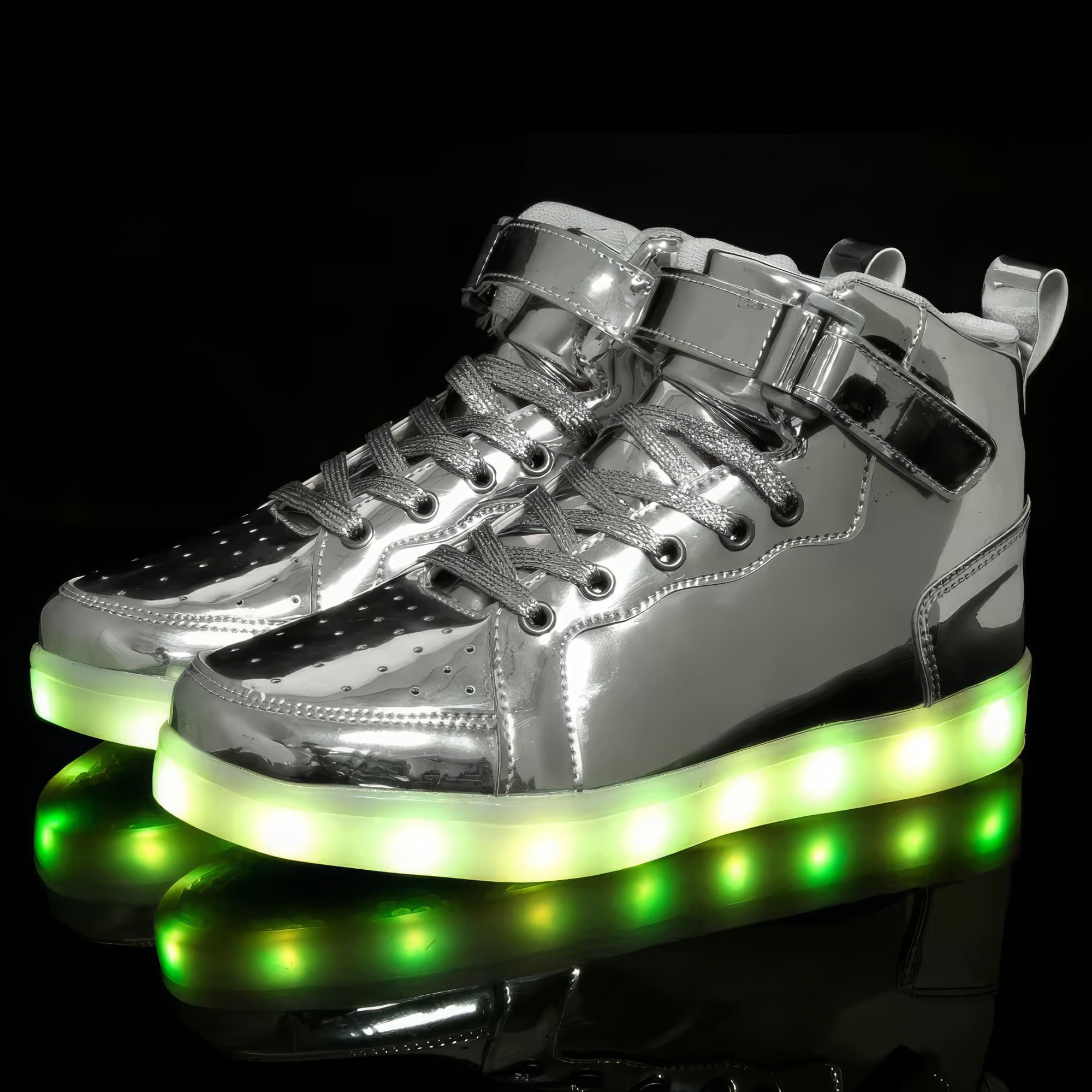 3Men-s-and-Women-s-High-Top-Board-Shoes-Children-s-Luminous-Shoes-LED-Light-Shoes.jpg_ (1)-topaz-enhance-2000h