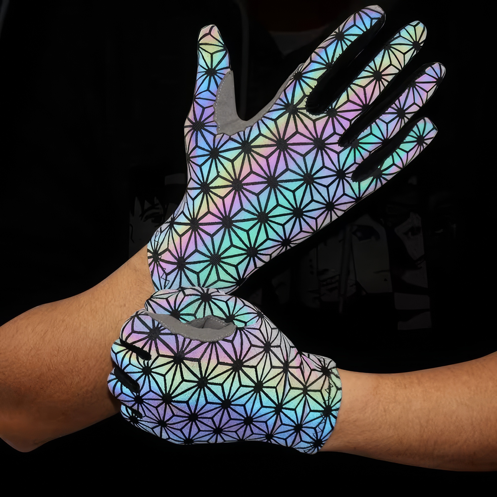 Sports-Luminous-Cycling-Gloves-Men-and-Women-Outdoor-Sports-Luminous-Bike-Gloves.jpg_-enhance-2000h